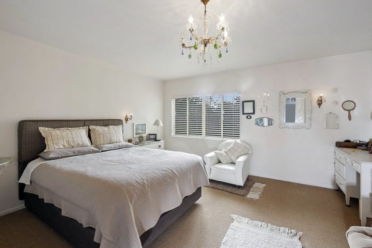 Photo of property in 35 Tamatea Road, Taupo, 3330