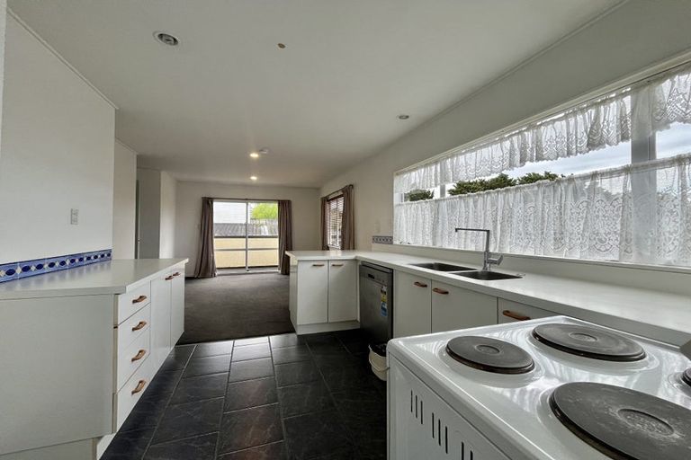 Photo of property in 103b Redoubt Road, Goodwood Heights, Auckland, 2105