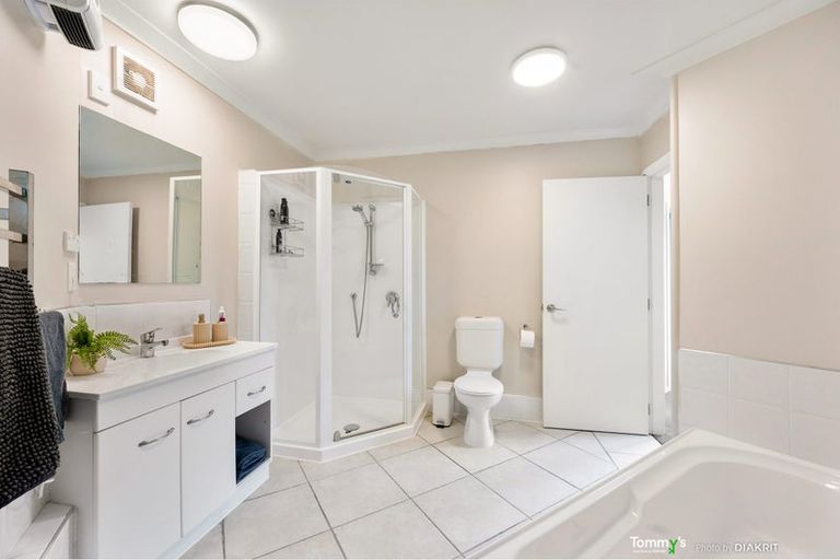 Photo of property in 36 Chesterton Street, Johnsonville, Wellington, 6037