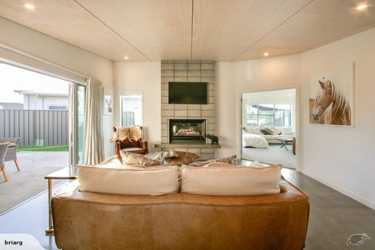 Photo of property in 29 Kapiti Drive, Poraiti, Napier, 4112