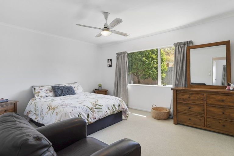 Photo of property in 4 Beach Grove, Omokoroa, 3114