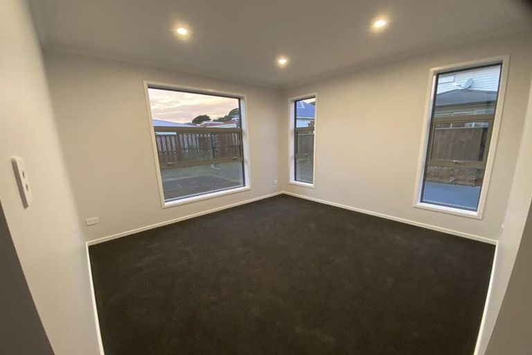 Photo of property in 5a Hinau Street, Tawa, Wellington, 5028