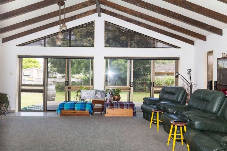 Photo of property in 10 Smith Street, Dannevirke, 4930