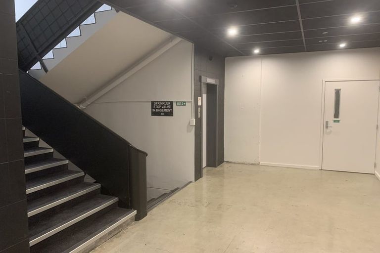 Photo of property in Quantum On Thorndon Quay, 3/163b Thorndon Quay, Pipitea, Wellington, 6011