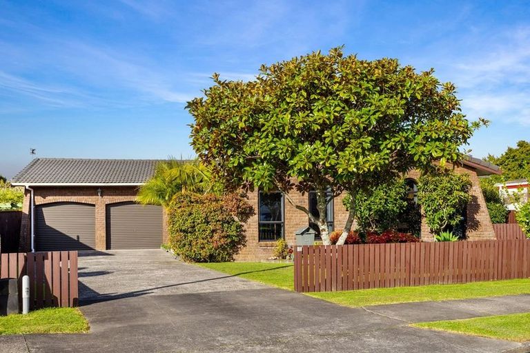 Photo of property in 12 Muscat Place, Henderson, Auckland, 0612