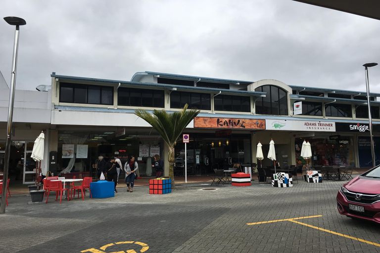 Photo of property in 6 James Street, Russell, 0202