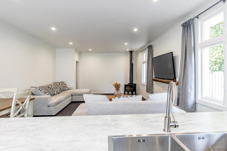 Photo of property in 17 Parsonage Road, Waimate, 7924