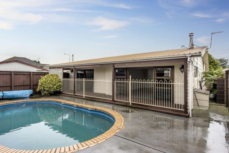 Photo of property in 122 Burwood Road, Burwood, Christchurch, 8083