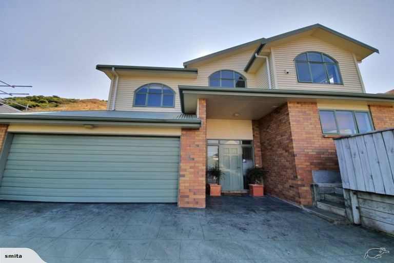 Photo of property in 18 Chippenham Grove, Churton Park, Wellington, 6037