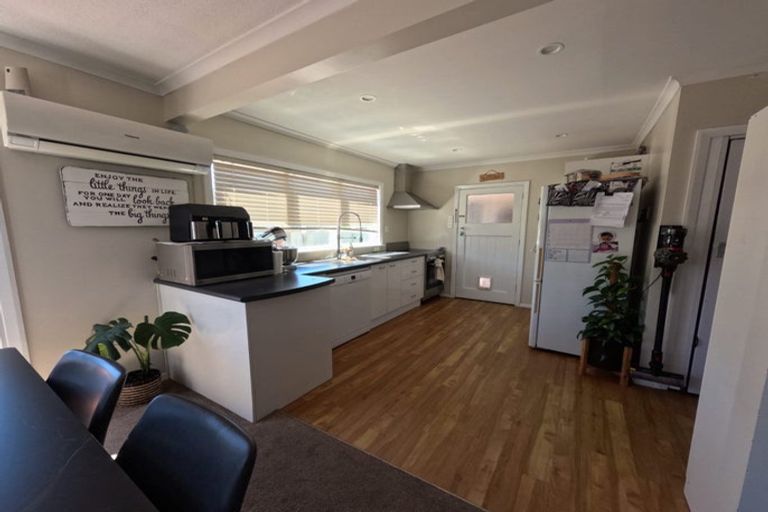 Photo of property in 51a Fraser Crescent, Elderslea, Upper Hutt, 5018