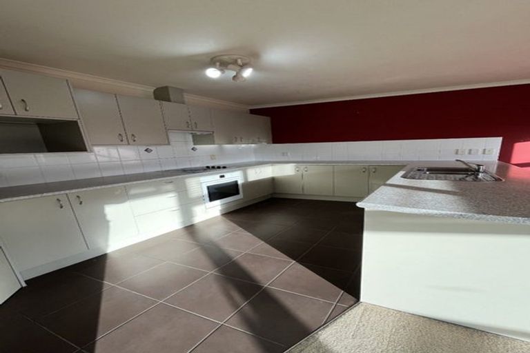 Photo of property in 4 Lime Crescent, Papakura, 2110