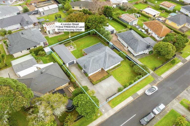 Photo of property in 4 London Street, Te Atatu Peninsula, Auckland, 0610