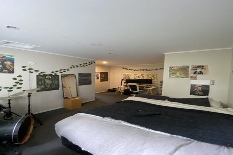 Photo of property in 70 Kelburn Parade, Kelburn, Wellington, 6012