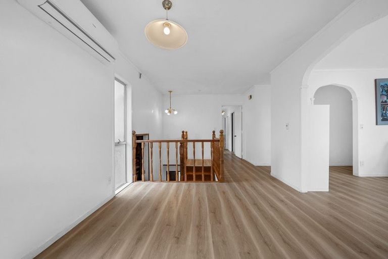 Photo of property in 14 Beauchamp Drive, Massey, Auckland, 0614