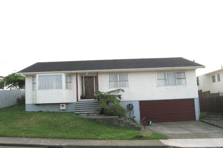 Photo of property in 51 Baylands Drive, Newlands, Wellington, 6037