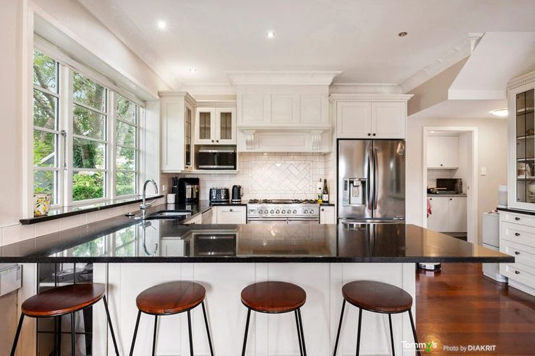 Photo of property in 1 Homewood Avenue, Karori, Wellington, 6012