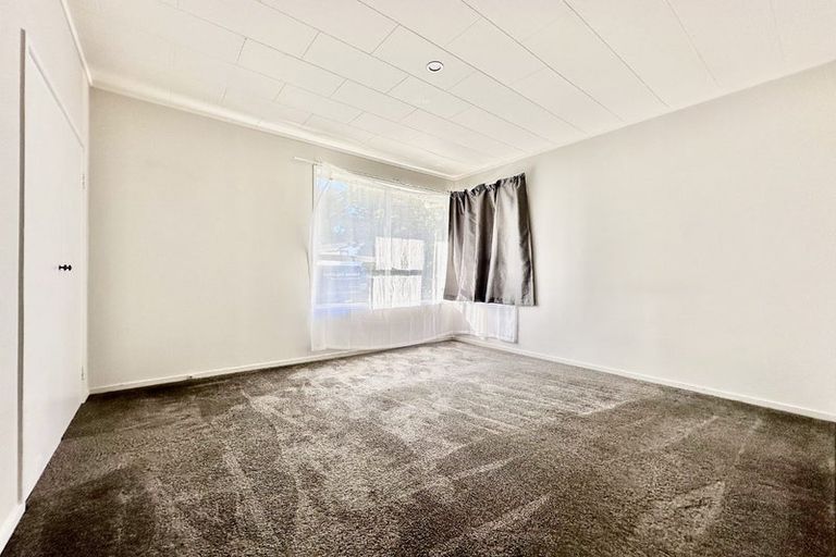 Photo of property in 13 Carbery Place, Manurewa, Auckland, 2102