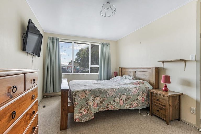 Photo of property in 10 Perry Place, Bader, Hamilton, 3206