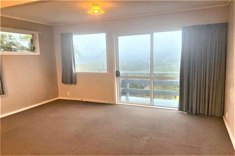 Photo of property in 1/3 Jerome Way, Crofton Downs, Wellington, 6035