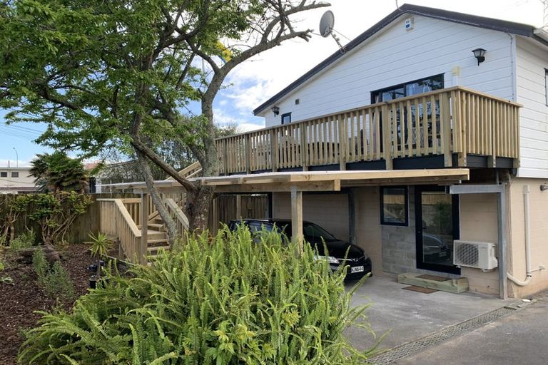 Photo of property in 2/108 Portage Road, New Lynn, Auckland, 0600