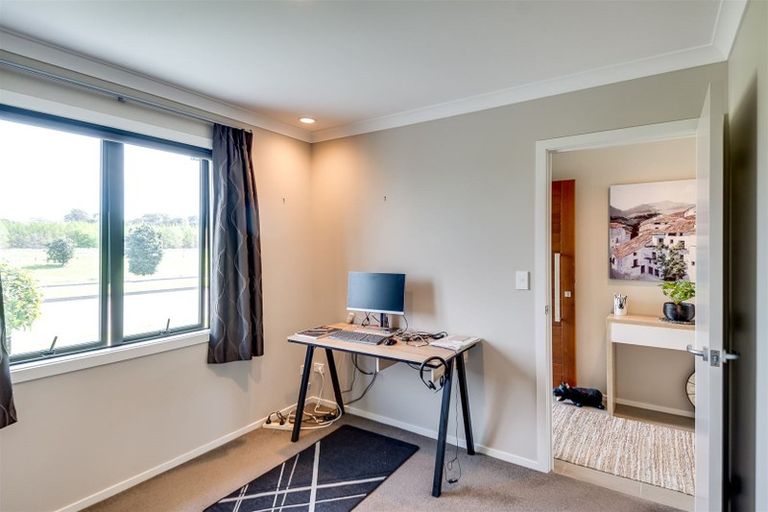 Photo of property in 34 Orotu Drive, Poraiti, Napier, 4112