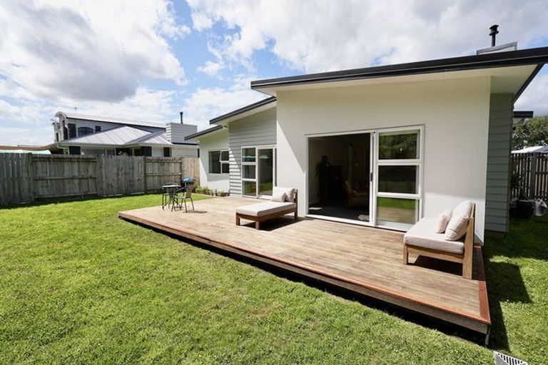 Photo of property in 13 Freedom Drive, Kelvin Grove, Palmerston North, 4414