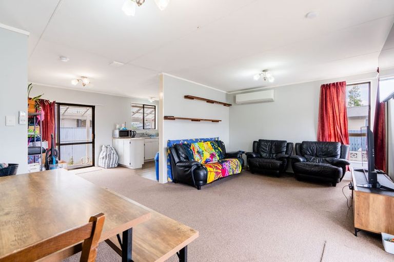 Photo of property in 14 Brightwell Place, Nawton, Hamilton, 3200