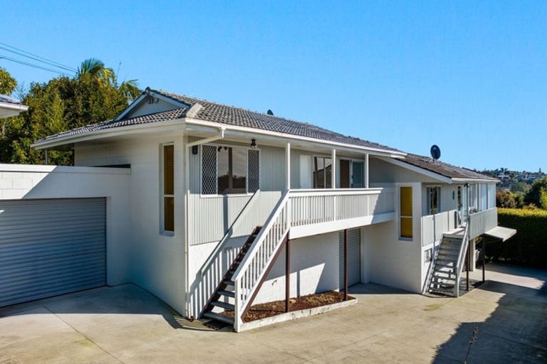 Photo of property in 2/63 Ocean View Road, Hillcrest, Auckland, 0627