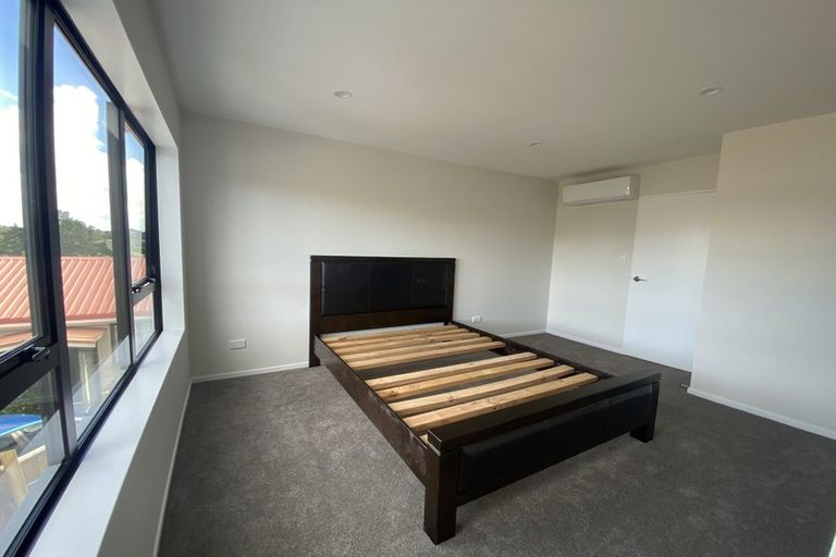 Photo of property in 32a Tupaki Place, Pakuranga Heights, Auckland, 2010