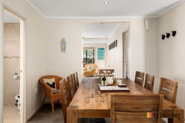 Photo of property in 28 Ocean View Road, Waihi Beach, 3611