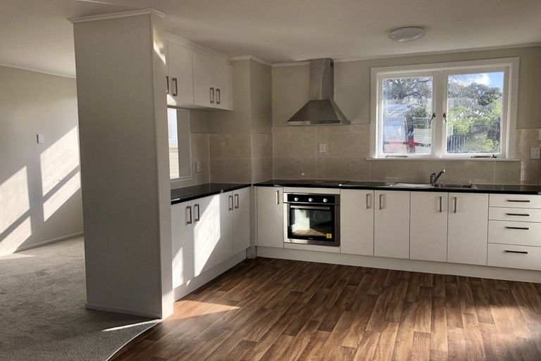 Photo of property in 3 Christina Avenue, Te Atatu South, Auckland, 0602