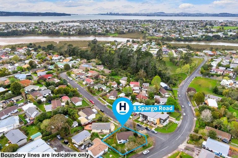Photo of property in 8 Spargo Road, Massey, Auckland, 0614