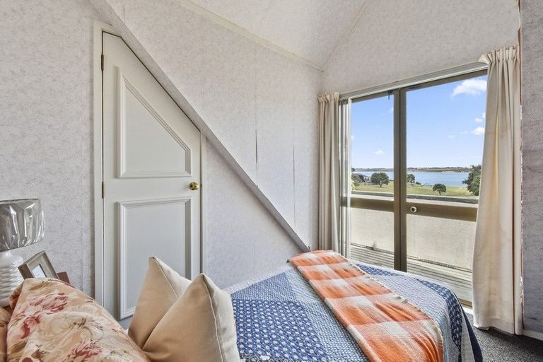 Photo of property in 193 Carnoustie Drive, Wattle Downs, Auckland, 2103