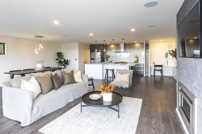 Photo of property in 300 Centaurus Road, Hillsborough, Christchurch, 8022