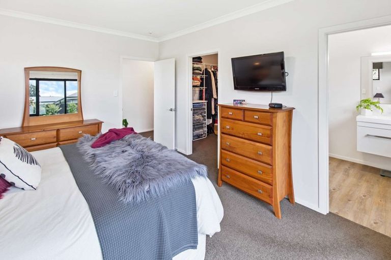 Photo of property in 17 Tirimoana Place, Otamatea, Whanganui, 4501