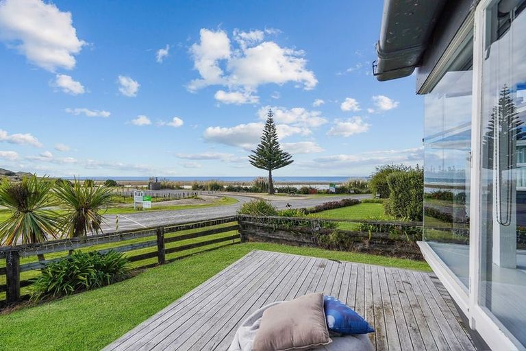 Photo of property in 3428 Pourerere Beach Road, Pourerere, Omakere, 4271