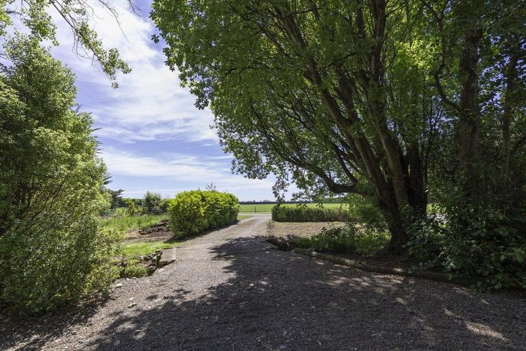 Photo of property in 17 Hekeao Road, Surrey Hills, Ashburton, 7778