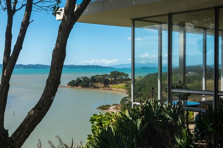 Photo of property in 848 Clevedon Kawakawa Road, Clevedon, Papakura, 2585