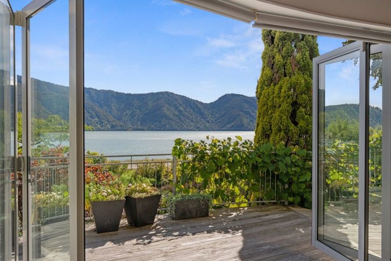 Photo of property in 16 Old Coach Road, Havelock, 7100