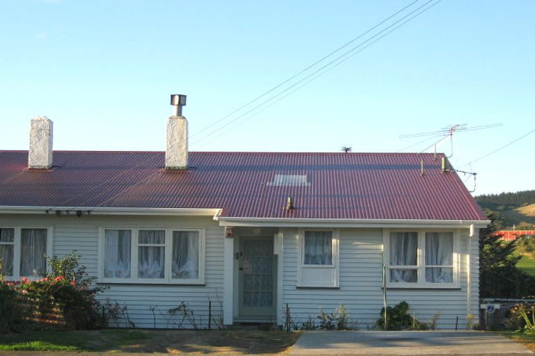 Photo of property in 9b Miranda Street, Cannons Creek, Porirua, 5024