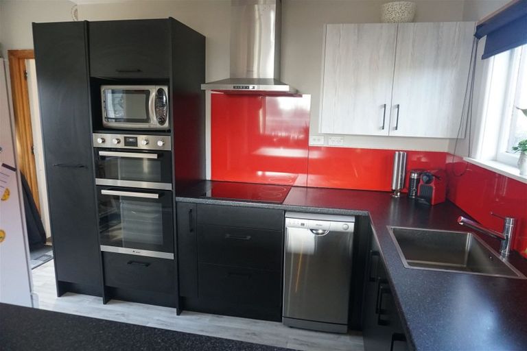 Photo of property in 146 Wainoni Road, Avondale, Christchurch, 8061