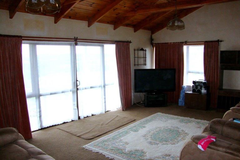 Photo of property in 11 Yorke Road, Haruru, 0204