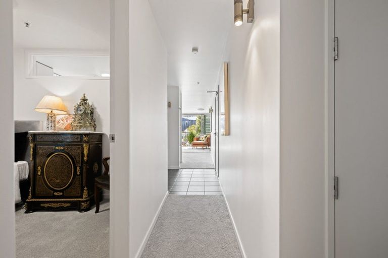 Photo of property in 10/74 Oriental Parade, Oriental Bay, Wellington, 6011