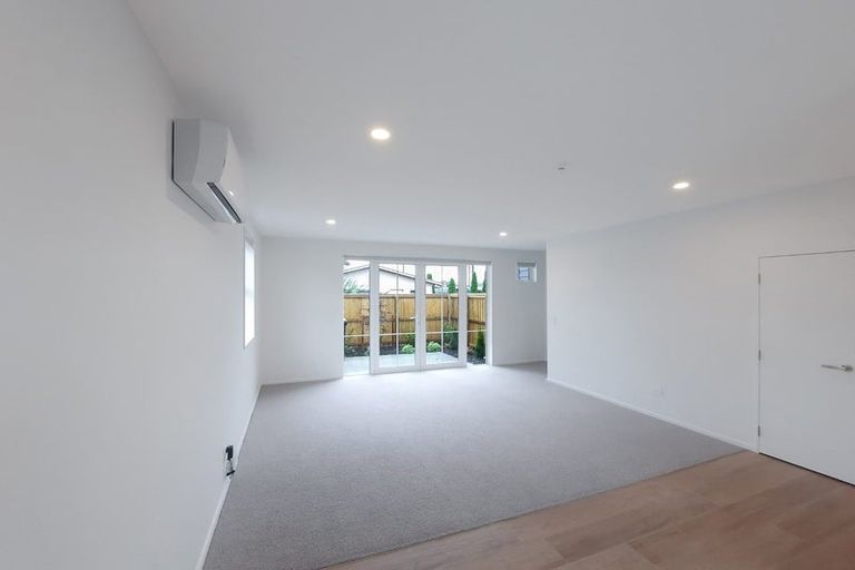 Photo of property in 2/63 Hills Road, Edgeware, Christchurch, 8013