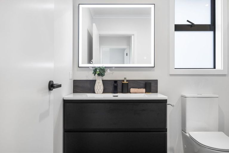 Photo of property in 92 Great South Road, Pokeno, 2402