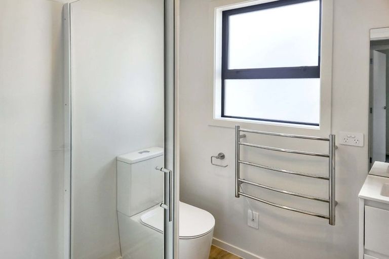 Photo of property in 6/7 Wainuiomata Road, Wainuiomata, Lower Hutt, 5014