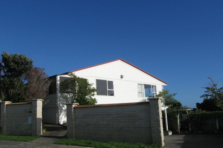 Photo of property in 12 Mervyn Place, Plimmerton, Porirua, 5026
