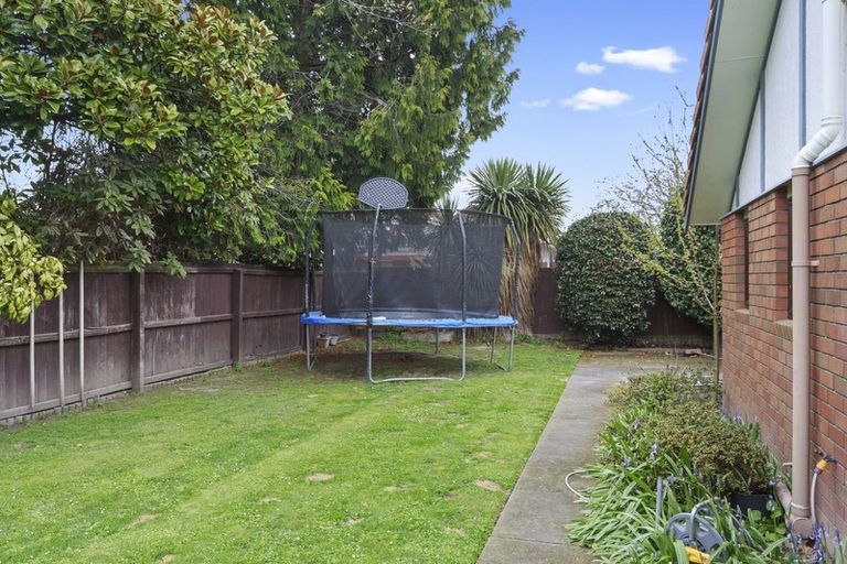 Photo of property in 29 Glenburn Place, Avonhead, Christchurch, 8042