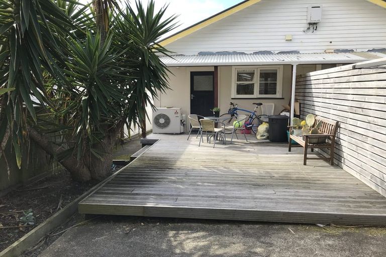 Photo of property in 8 Trevor Terrace, Newtown, Wellington, 6021