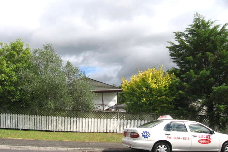Photo of property in 46 Sungrove Rise, Sunnyvale, Auckland, 0612